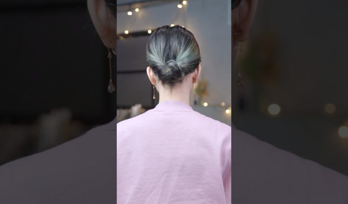 【１分アレンジ】くりりんぱしてぇ束を結ぶまとめ髪#簡単アレンジ #セルフアレンジ #hairstyle #hair #ミディアムヘア #髪型 #まとめ髪 #大人カジュアル #大人かわいい