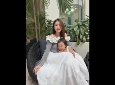 ＜宇賀なつみ＞透け感トップス　大人のワントーンコーデ　「TikTokトレンド大賞2025」でMC