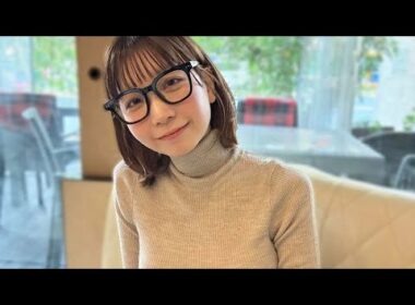 「この写真が人気なのなんでだろ？」めがね＆白ニット＆ツインテ〝ナチュラル〟ショットの吉田恵智華に反響「破壊力たまらん」「とっても素敵」