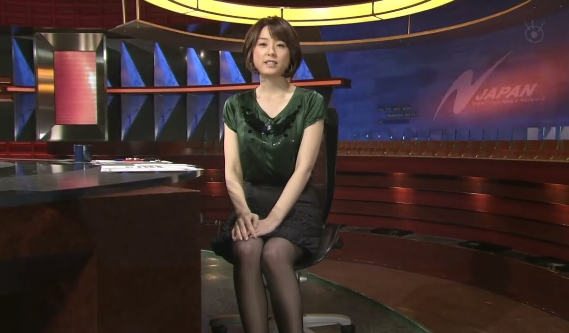 秋元優里　黒タイツ美脚