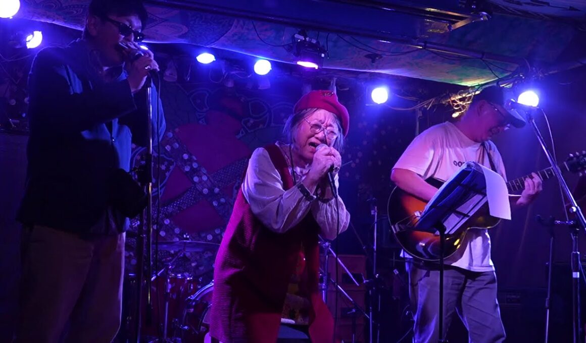 小林万里子さん with 鷲尾さん大野木さん @ 京都西院ウーララ 第7回 西院下ネタ Music Festival 27th Dec. 2025 finale stage part.1