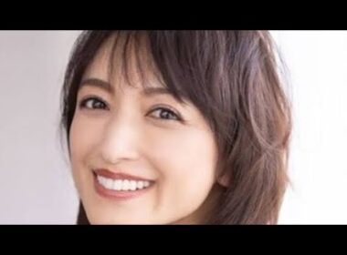 53歳 望月理恵アナ ツイード×黒タイツの上品コーデにファンうっとり「気品がある美しさ」「可愛さ国宝級」シマエナガブローチも紹介