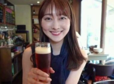 〝肩出しほろ酔い〟日テレ佐藤真知子アナに「一緒に飲みたい」「一人呑みも楽しそう」「大食いじゃん」