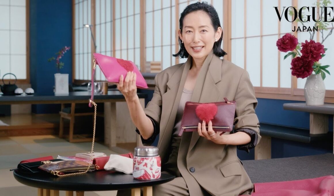 木村多江、バッグの中身を披露。気品の奥にのぞく、意外な素顔とは？ | In The Bag | VOGUE JAPAN