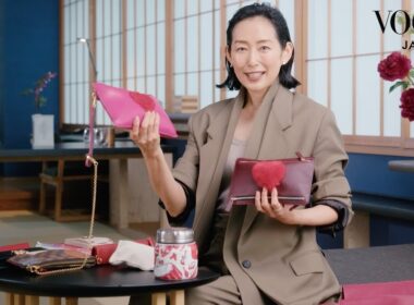 木村多江、バッグの中身を披露。気品の奥にのぞく、意外な素顔とは？ | In The Bag | VOGUE JAPAN