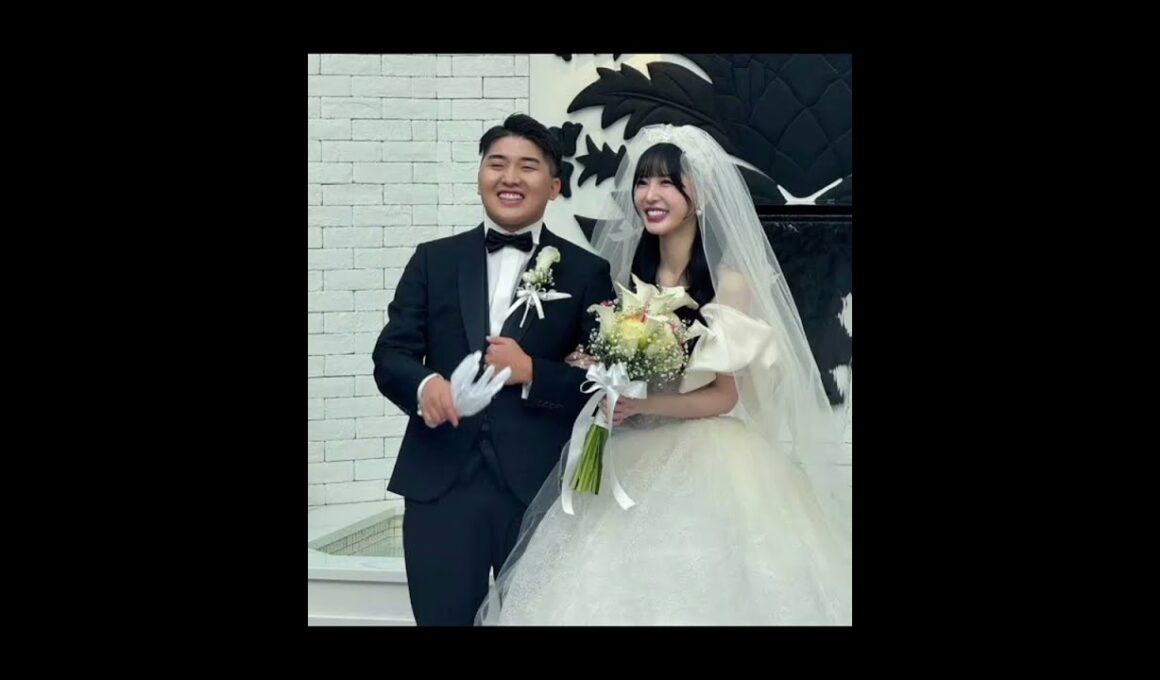 元AKBで元局アナの人気フリーアナ　昨年結婚したJリーガー夫との挙式報告「大好きな方々に囲まれて…」(2)