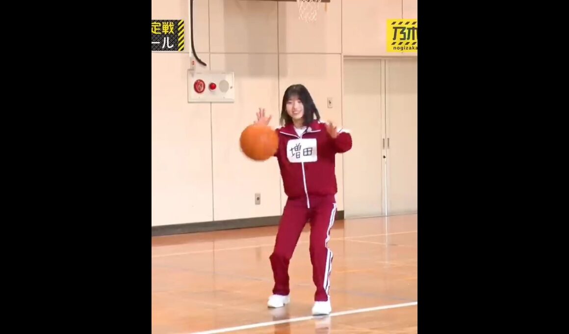 増田三莉音💖､ドリブルシュート🏀♪､ボールのパスで､撃たれてしまう➰🏀💥｡…(笑)#増田三莉音 #乃木坂46 #乃木坂工事中 #shorts