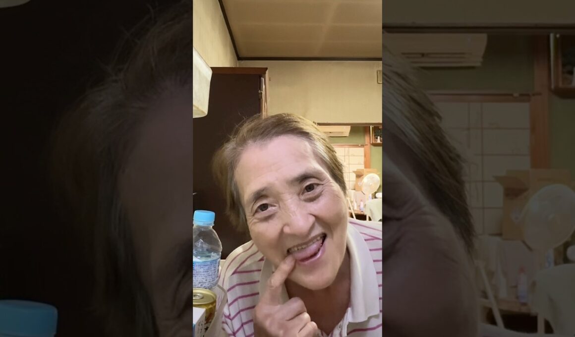 流行りにのっ乗ったばあちゃん#中西家の日常 #日常 #おすすめ #ばおばあちゃん#爆笑#かわいい #YouTube#さょshortsし