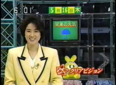 最新玩具の取材をする豊田順子アナ