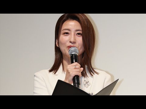 近すぎ…！野生のマウンテンゴリラと宇賀なつみのショットが「ワイルド」「貴重」と反響　ルワンダ訪問