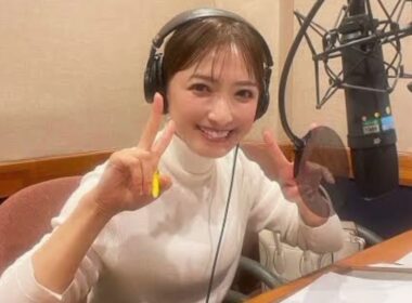 🌟53歳の美魔女アナが魅せる妖艶ショット✨