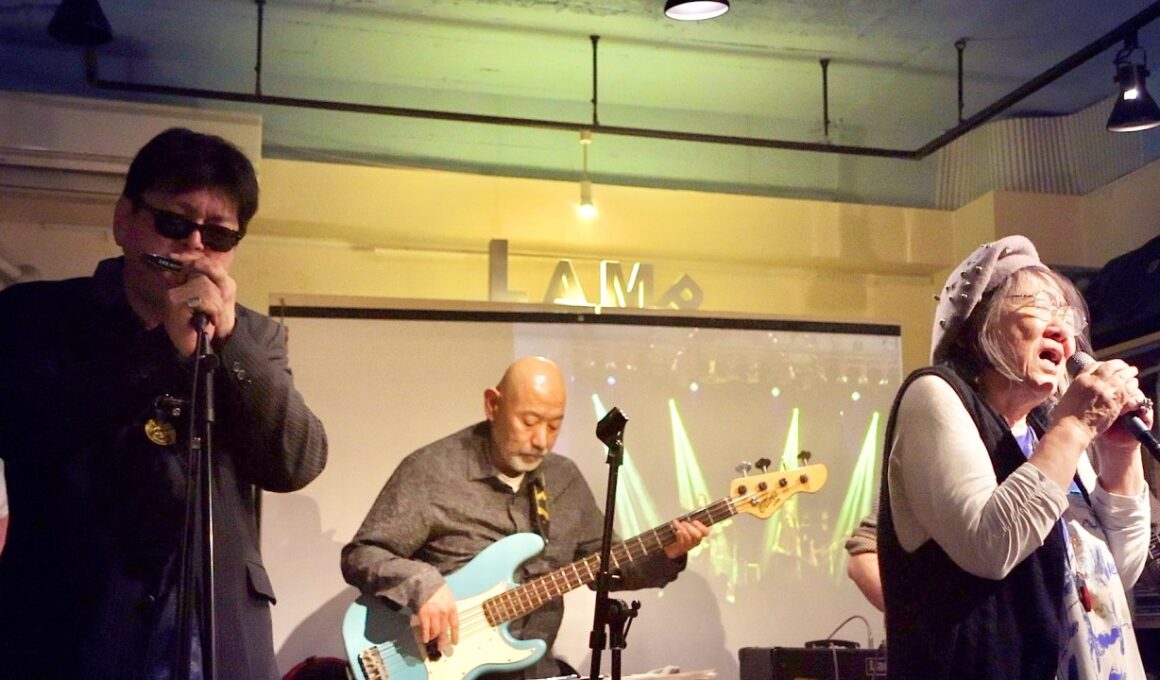 【JR 難波駅】 (駅の場所がわからん（泣）というだけの歌です。。。っで！知ってる人おるん？ JR難波駅) by 小林万里子と滝川シスターズ @ Cafe&Live Bar LAMP