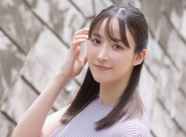 ＜山崎あみ＞「もはや彫刻」「ますますキレイに」　“美しすぎるラジオDJ”がランジェリー姿　メーキング公開に反響