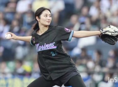 ショーパンで豪快足上げも…美人女優がド緊張　照れ笑いで反省「たかぶりすぎて」