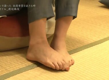 woman’s barefeet Part.245