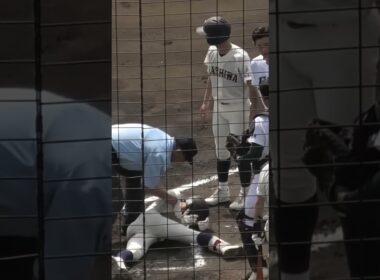 塁審「救急車呼んだほうがいいかも！！」頭部への死球で球場騒然！