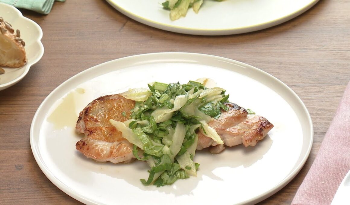 【3分クッキング公式】チキンソテー　セロリソース／トマトときゅうりのコロコロサラダ