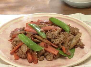 【3分クッキング公式】春の根菜と豚こまの梅ごま炒め
