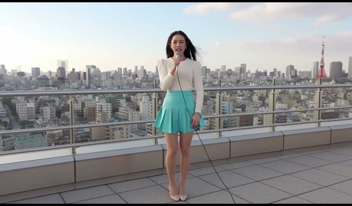 💨展望デッキで強風を中継する昭和の女子アナ🎬 #昭和 #ハプニング #ai