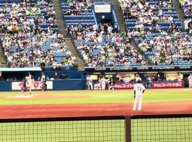 2022.8.6 つば九郎DAYS 2000試合達成記念　始球式　テレビアナウンサー　小澤陽子さん