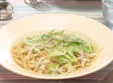 【3分クッキング公式】春キャベツとしらすのめんつゆパスタ