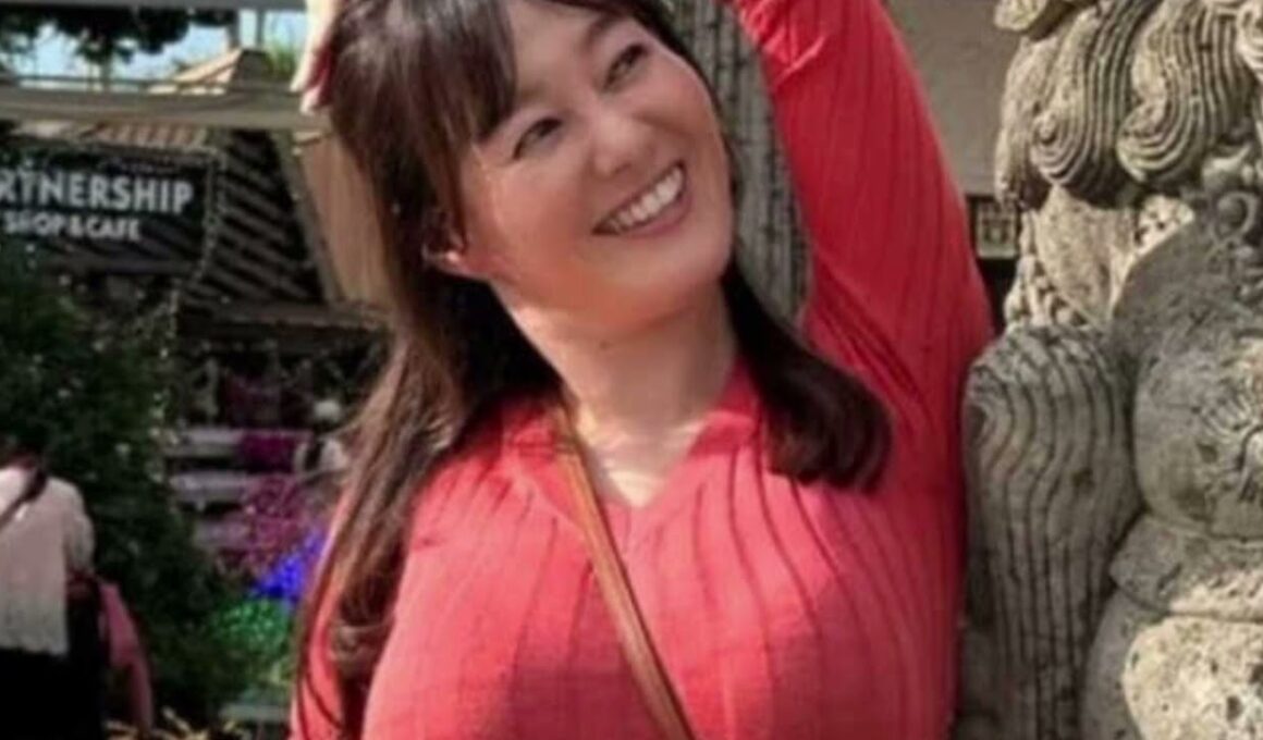 グラビア話題44歳・元NHKの竹中知華アナ、ニット×ショーパン姿でポージング「スタイル抜群」「スゴすぎる」
