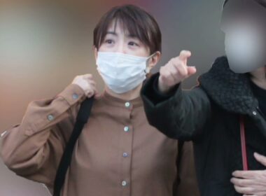 💥🏃‍♀️ 小林麻耶が別居へ…“スピリチュアル夫”からの逃避、その真相とは