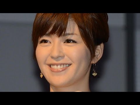 中野美奈子✨46歳でも変わらぬ美しさ💐“秘密基地みたいなメイク室”に驚きのお仕事ショット公開📸💼