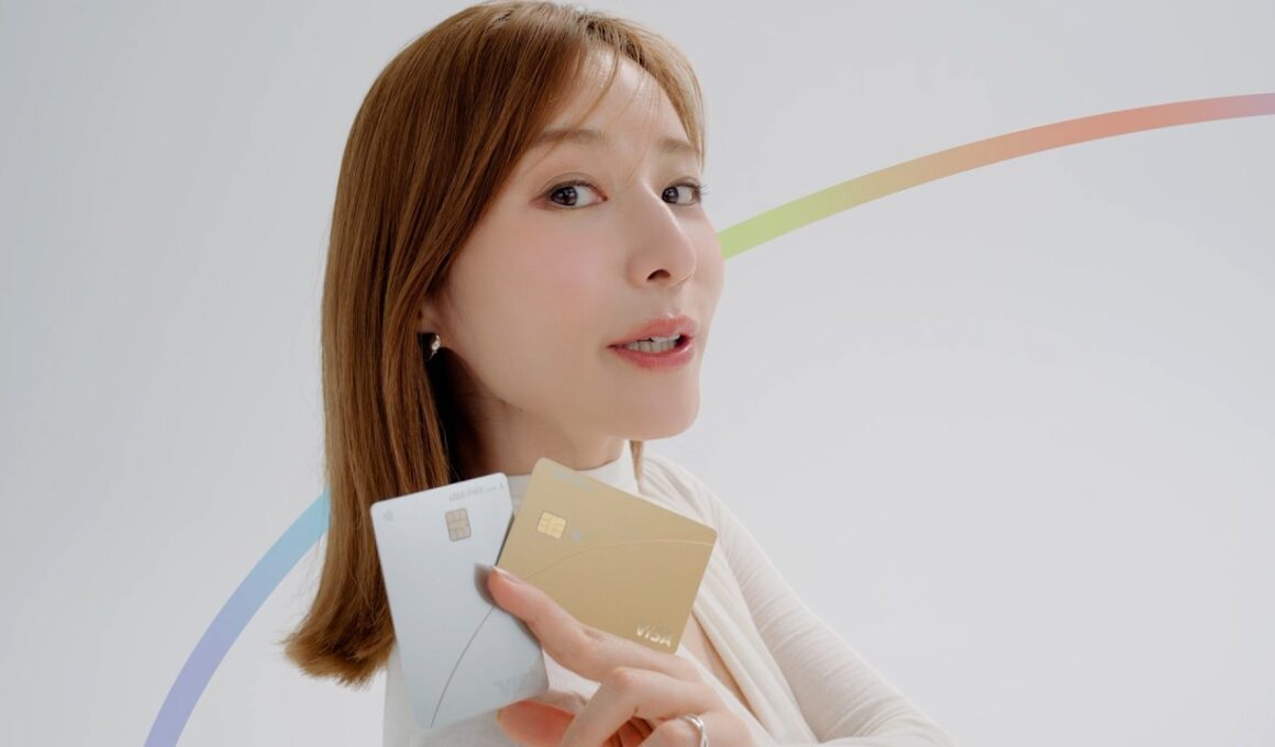 田中みな実、真似したくなる新ポーズ披露　「新しいって、嬉しくない？」　「au PAY カード」新TVCM「新しいって、嬉しくない？」篇