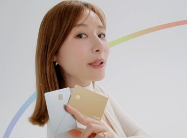 田中みな実、真似したくなる新ポーズ披露　「新しいって、嬉しくない？」　「au PAY カード」新TVCM「新しいって、嬉しくない？」篇