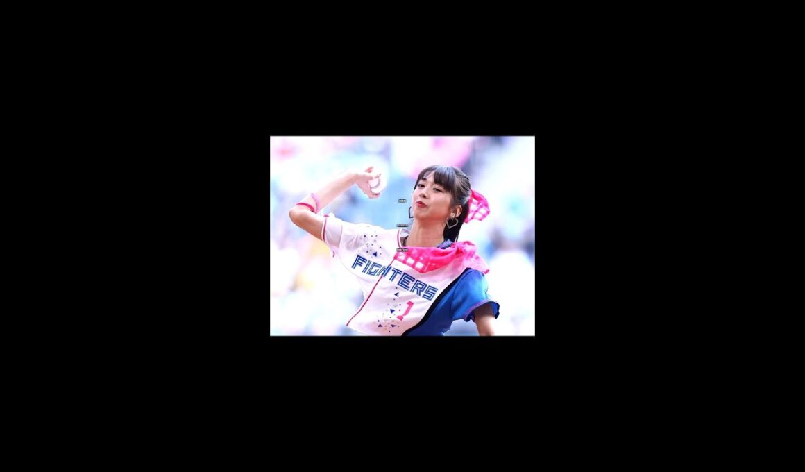 牧野真莉愛が新庄監督スカートで始球式！