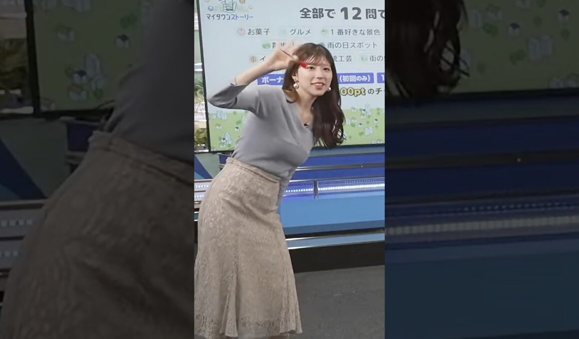 ダーツではしゃぐお天気お姉さん #ウェザーニュース #小林李衣奈