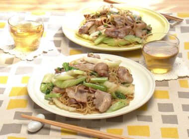 【3分クッキング公式】豚バラとセロリのしょうゆ焼きそば