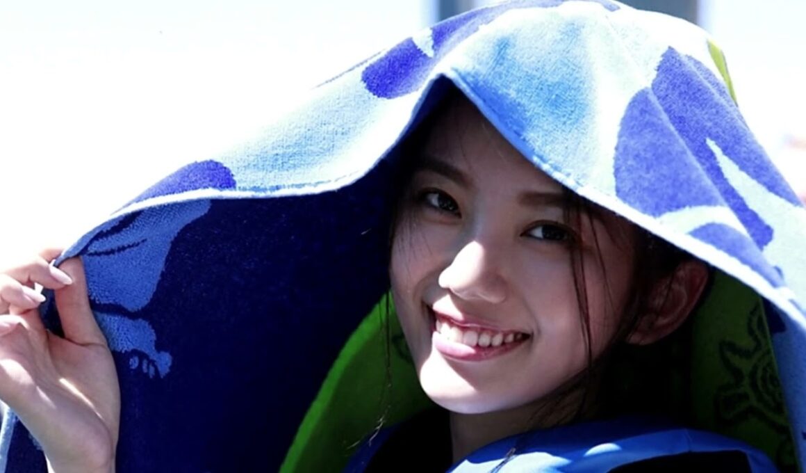 伊東紗冶子　スライドショー