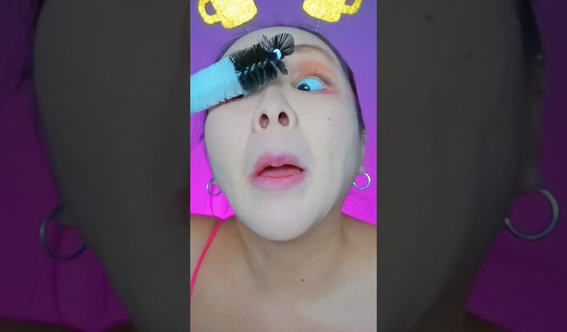 大きいコスメでメイクしたらカオスすぎたwwwwwwwアリエッティまじ尊敬 #asmr #makeup #マリリン