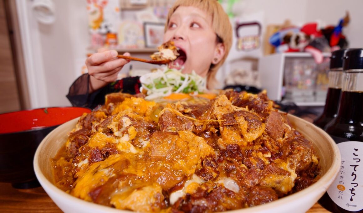 【大食い】とろふわ「牛すじ玉子丼」材料４つ。牛すじと玉子とすきやきのたれ、そしてご飯。【モッパン】【MUKBANG】
