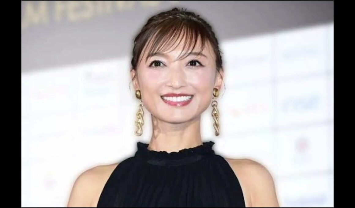 54歳とは思えない美脚に衝撃…✨望月理恵の最新姿が「若すぎる」と話題