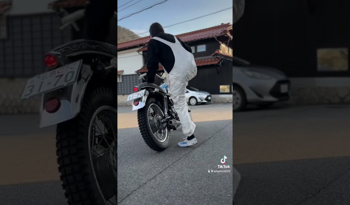 キミはどのキックが好き？　#motorcycle #sr400 #バイク女子