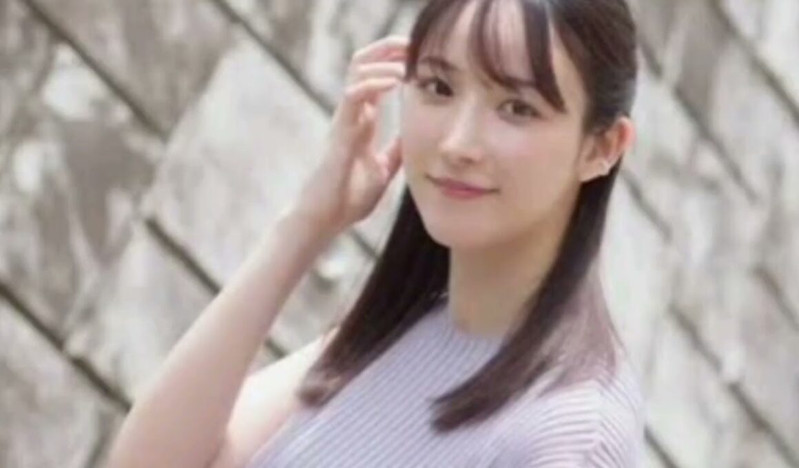 「ヤバい」元〝ズムサタ〟お天気キャスター山崎あみ〝大胆ショット〟「すごい」「どんどん大人にって感じ…」