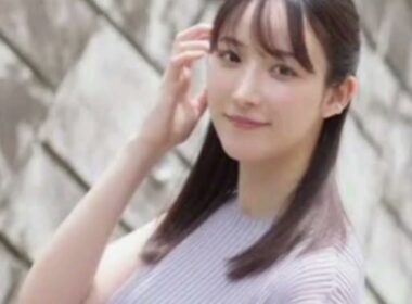 「ヤバい」元〝ズムサタ〟お天気キャスター山崎あみ〝大胆ショット〟「すごい」「どんどん大人にって感じ…」