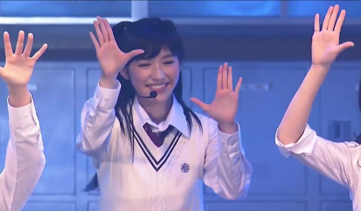 AKB48 (Mayuyu focus cam) 渡り廊下走り隊／完璧ぐ～のね (渡辺麻友推しカメラ) Watarirouka Hashiritai Kaisan Concert 2014