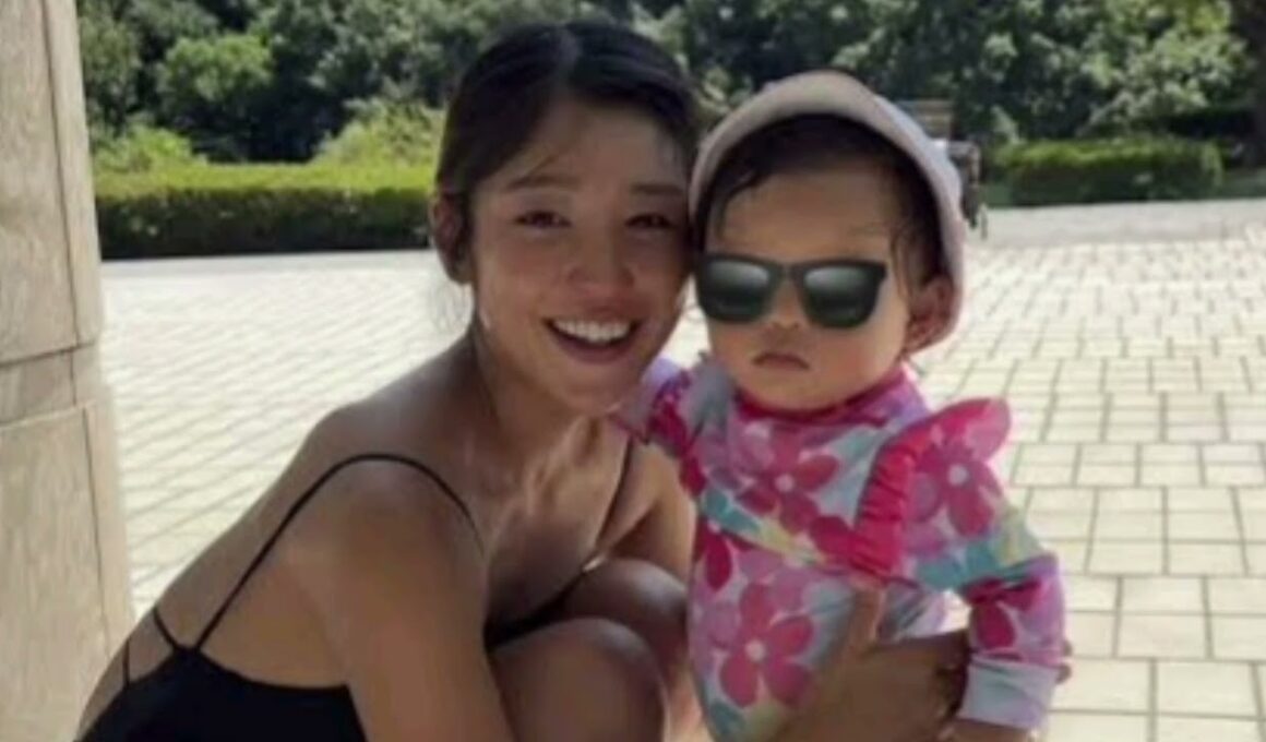 岡副麻希　「プール三昧」娘とプールを楽しむショット公開に「美しすぎるママ！」「夏満喫してますね」