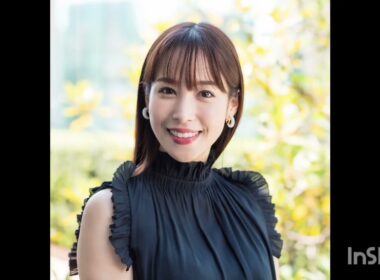 鷲見玲奈アナ「初めて娘と」花火大会で親子浴衣ショット！「素敵すぎ」「ちびちゃん」「真剣に見てる」