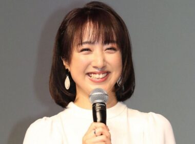 佐藤栞里が“待ち伏せ”した理由…川田裕美との友情秘話に涙😭✨#川田裕美 #佐藤栞里 #友情秘話 #芸能ニュース #感動エピソード #芸能界の裏側 #親友 #心温まる話 #エンタメニュース