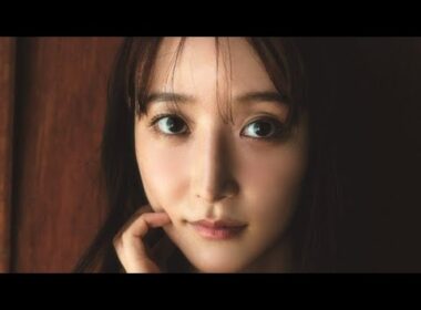 💥「誰!?」と二度見続出😍 山崎あみ、“170cm神スタイル”で魅せた新境地✨知性と美しさが融合した圧巻グラビアにファン騒然📸🔥