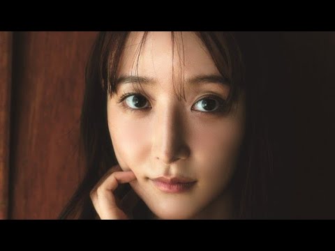 💥「誰!?」と二度見続出😍 山崎あみ、“170cm神スタイル”で魅せた新境地✨知性と美しさが融合した圧巻グラビアにファン騒然📸🔥