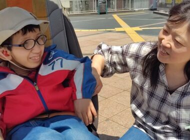 【前編】幼少期から老化が進む難病「コケイン症候群」、高校生と家族の１３年