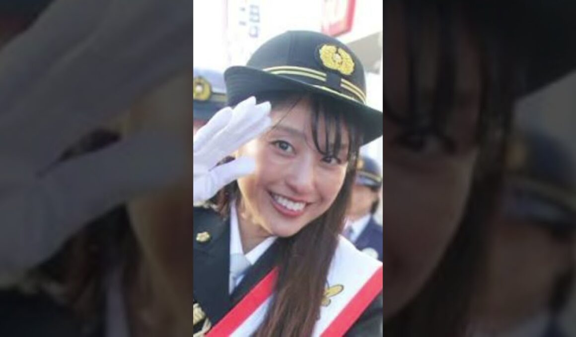 小麦色の肌は健在！ 元” 黒すぎるキャスター”岡副麻希が一日警察署長で交通安全を呼びかけ