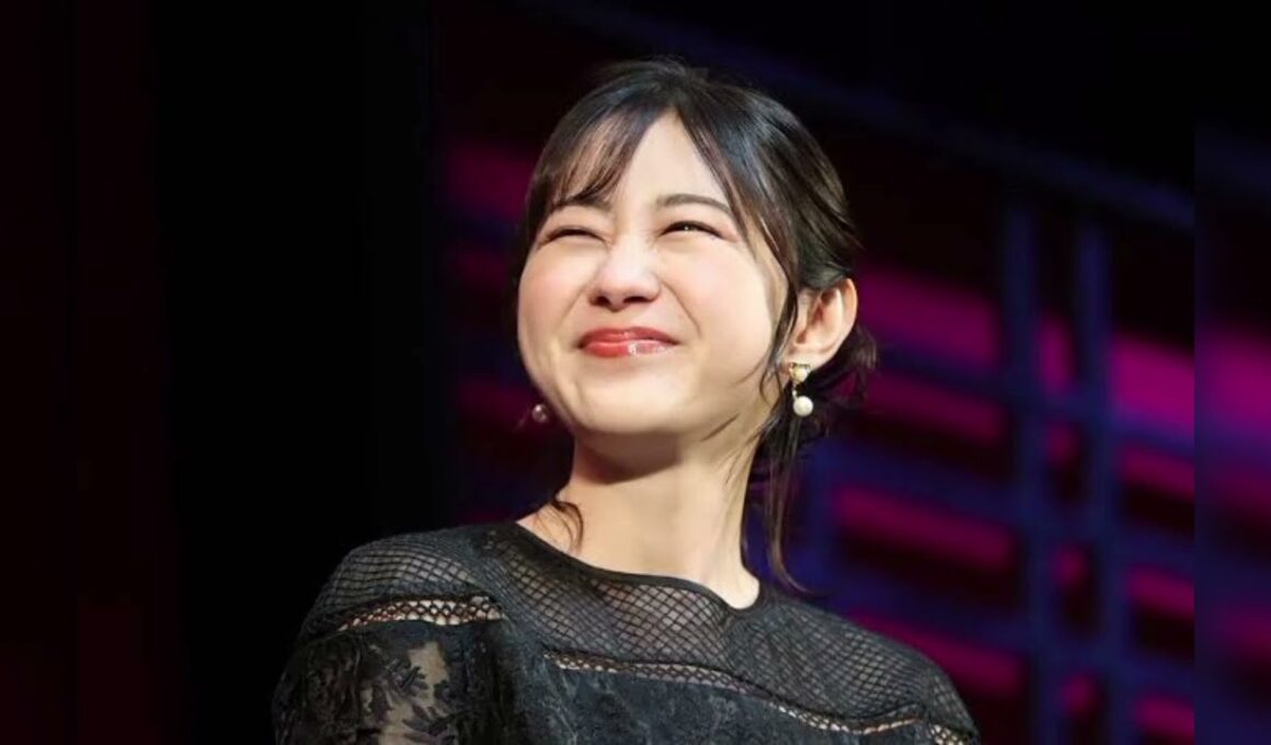 ＜TBS若林有子アナ＞透け感レースワンピでうっすら美肌見せ　ウエストシェイプでメリハリ感のある装いに
