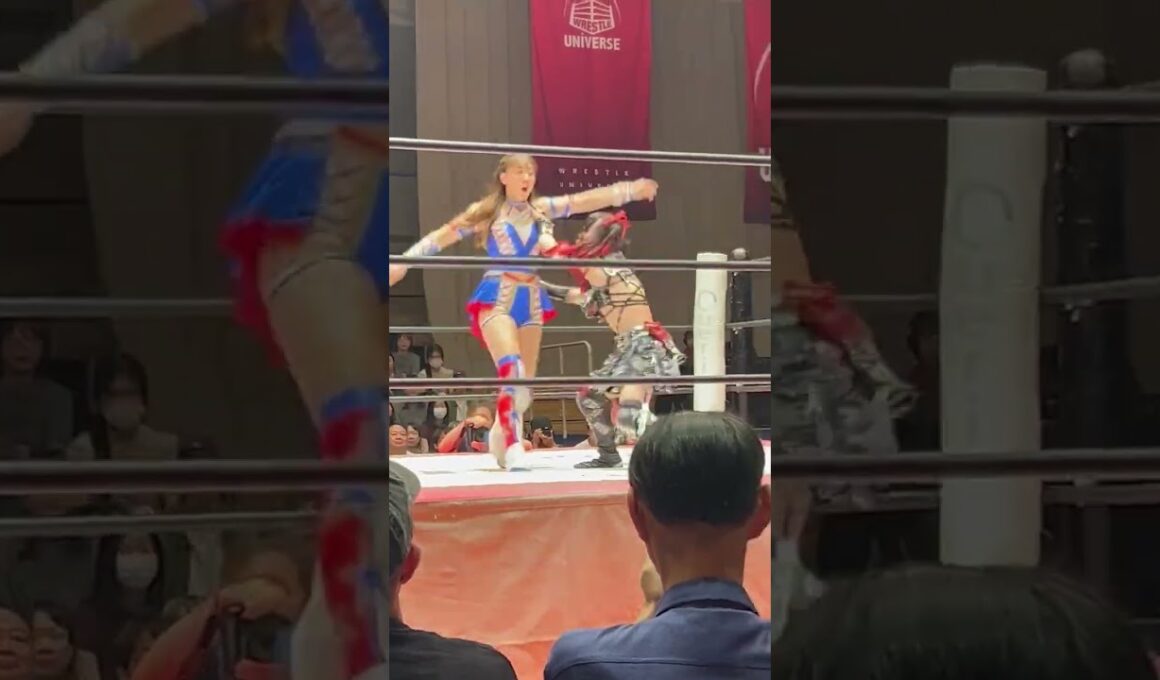 伊藤のポーズにマニアが喜ぶ